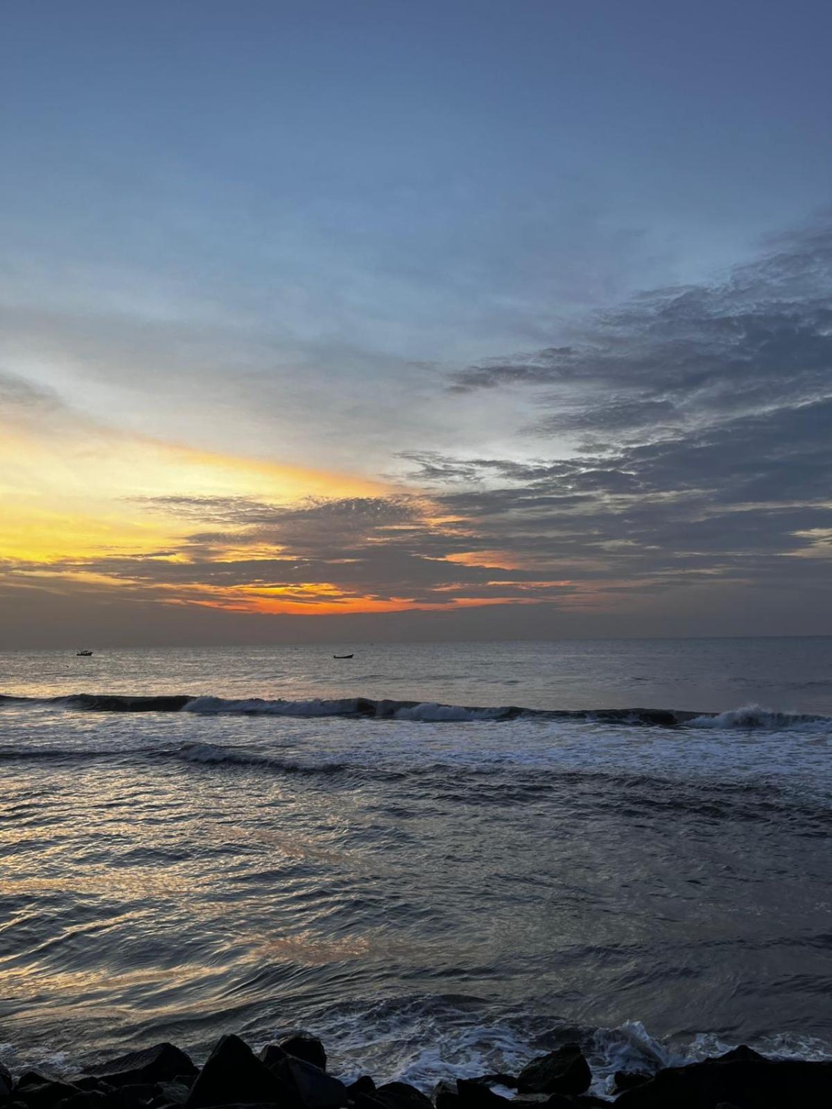 Villa Betty Beach Front Pondicherry Exterior foto